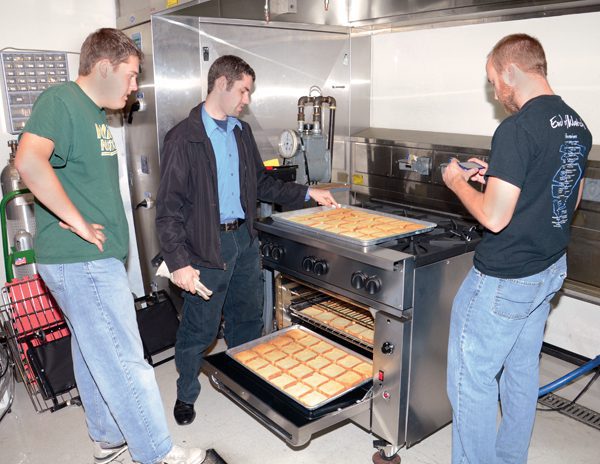 Testing the browning evenness of bread. oventeam 6