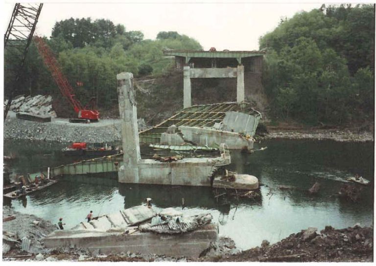 Illustrations from Chapters 5 and 8 of the book Beyond Failure: Forensic Case Studies for Civil Engineers, Delatte, Norbert J., ASCE Press.